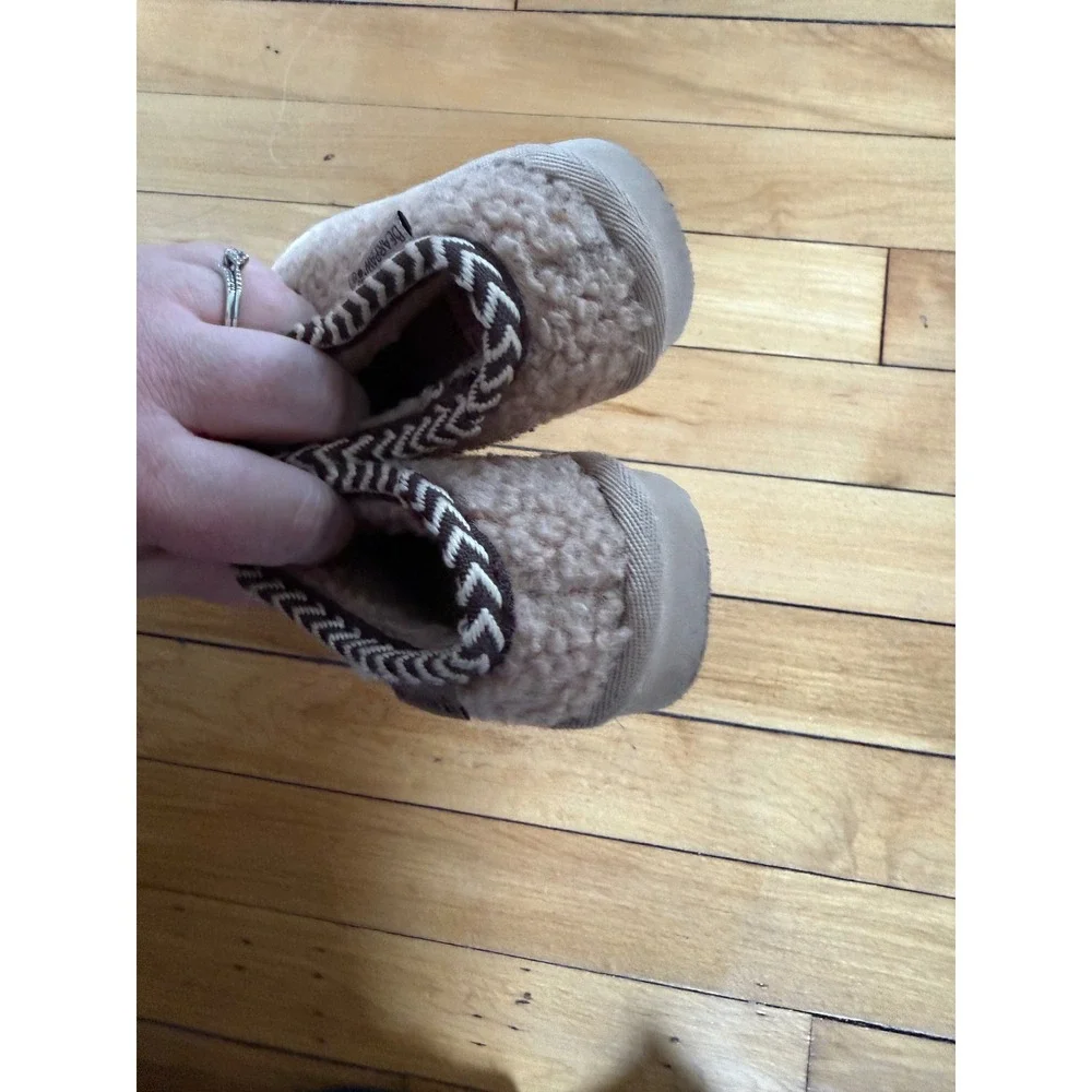 Bearpaw Snuggle Tabitha girls faux fur slip on slippers